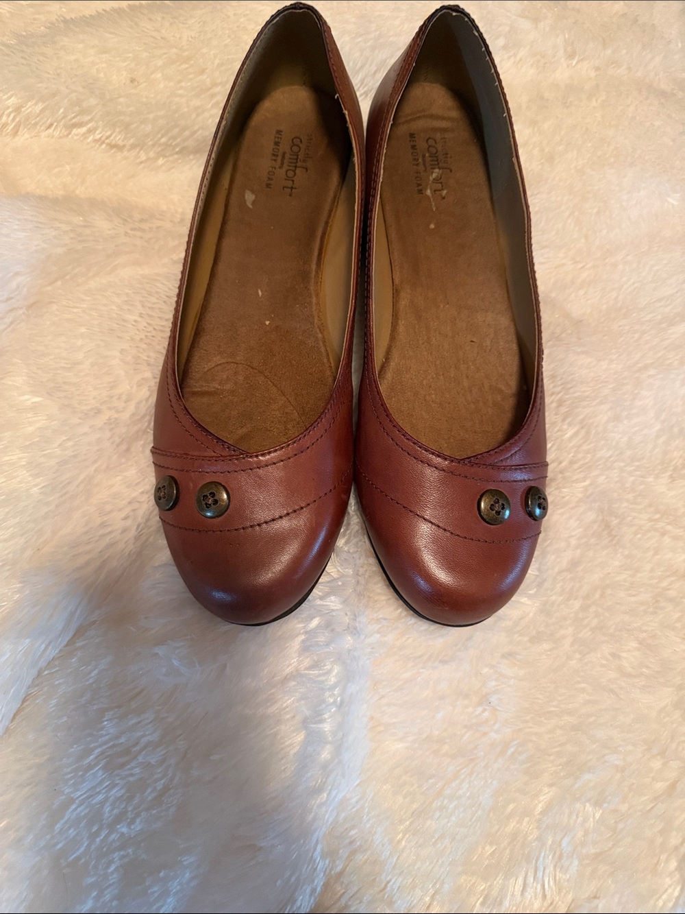 Strictly Comfort Women's Bennett Brown Button-Detail Leather Flats